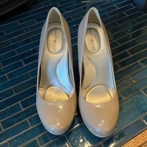 Bandolino B*Flexible platform heels sz 7.5 👠